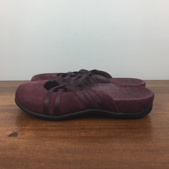 Vionic Shoes - Vionic Claire Wine Leather Mule Women’s 7 Slip On Suede Shoes Burgundy Ribbon.